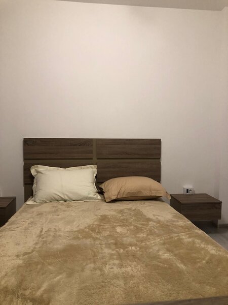 Drumul Taberei vis a vis Auchan bloc BRD