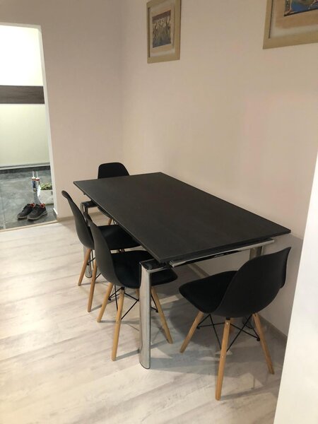 Drumul Taberei vis a vis Auchan bloc BRD