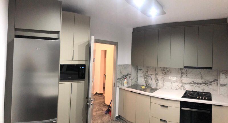 Drumul Taberei vis a vis Auchan bloc BRD