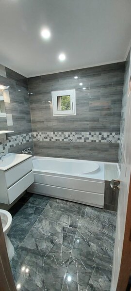 Drumul Taberei vis a vis Auchan bloc BRD