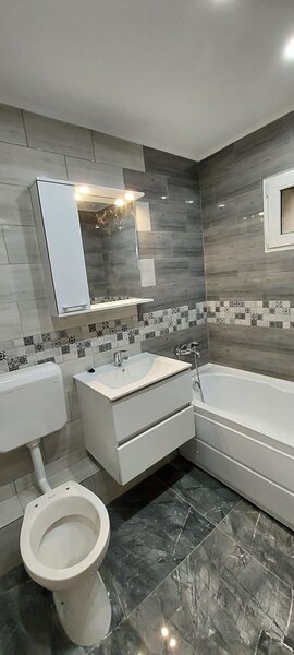 Drumul Taberei vis a vis Auchan bloc BRD